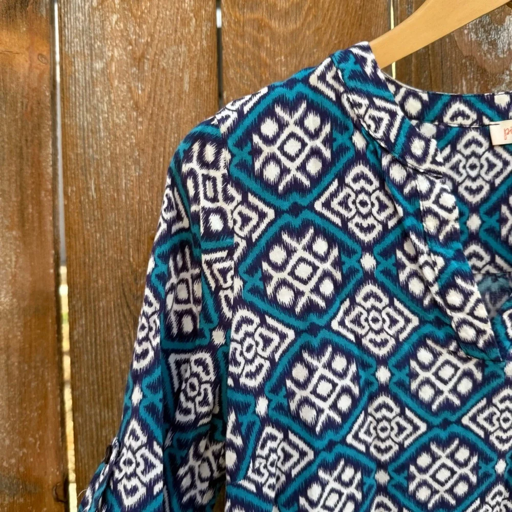 Pixley Women’s Blue Teal Patterned V Neck Blouse 3/4 Sleeve Shirt Size Medium